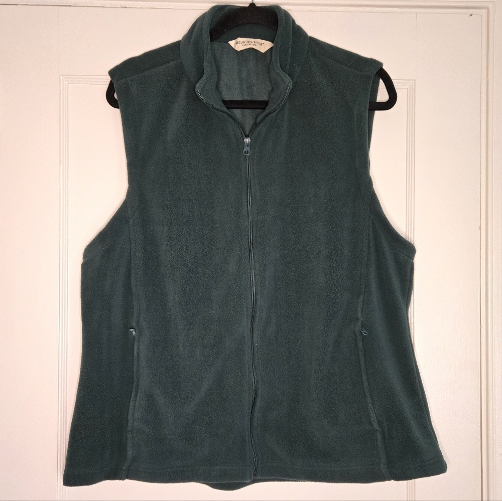 Mountain Ridge Green Hiking Vest - Women's Large